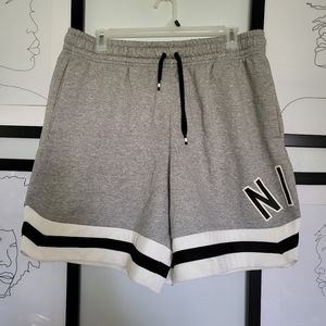 🔲 Nike Shorts